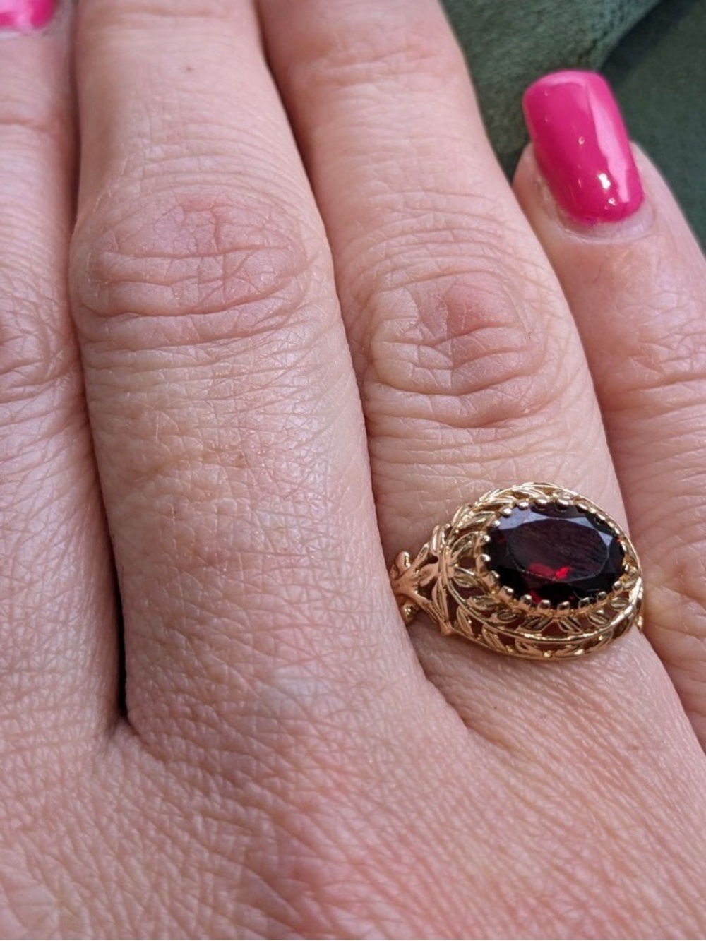 Antique Gold Ring with Deep Red Oval Genuine Garnet - Picture 2 of 9